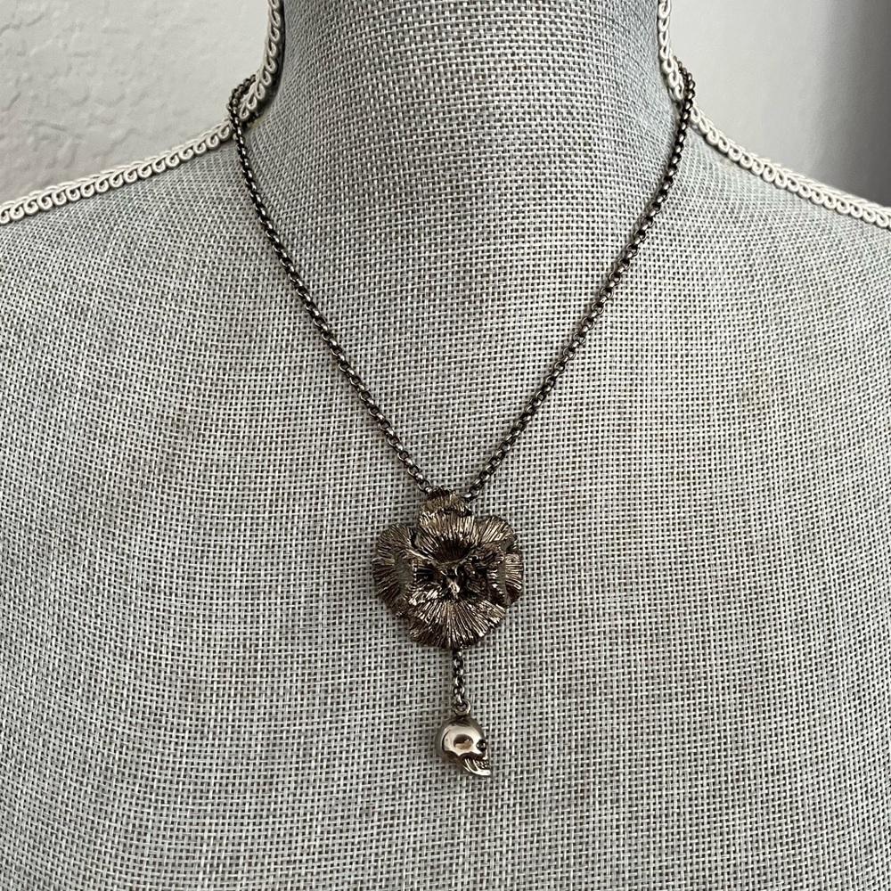 Alexander McQueen Iris and Skull Necklace - Picture 16 of 17